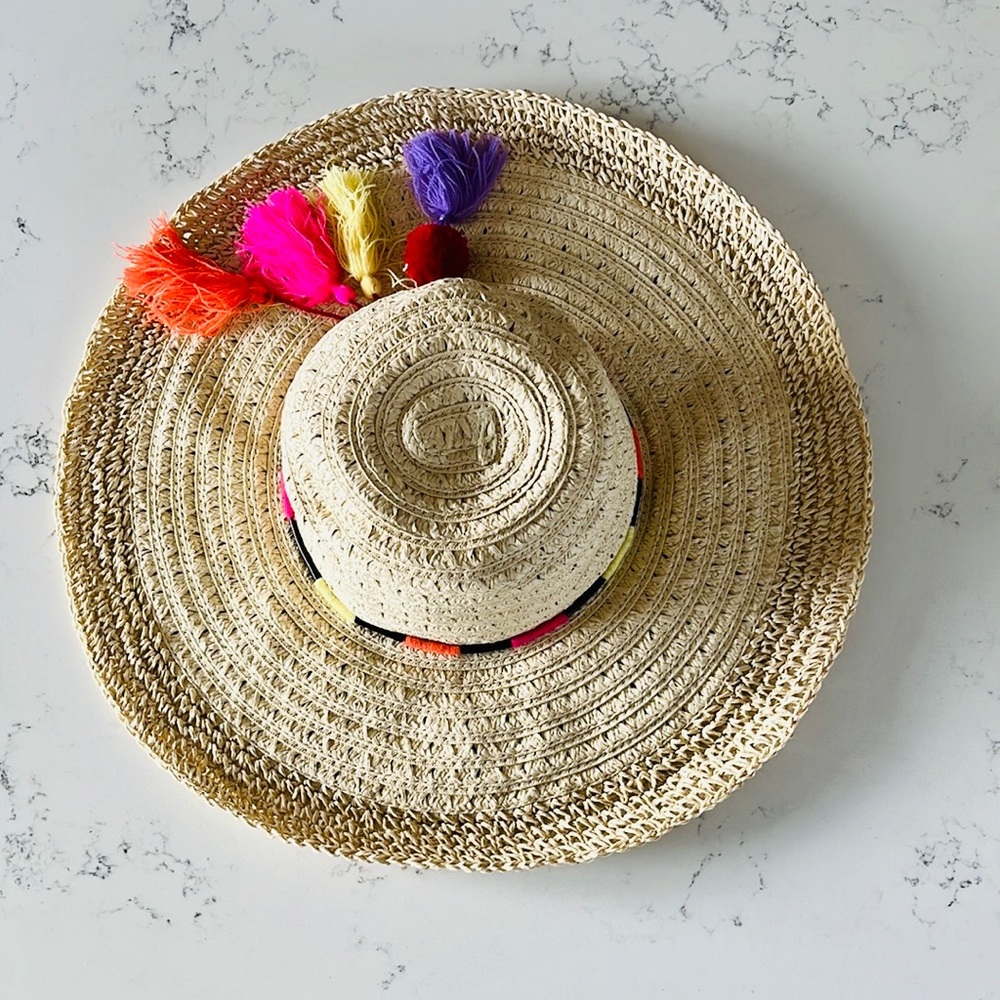 Cost Plus World Market ivory Wide Brim woman’s hat - Picture 4 of 9